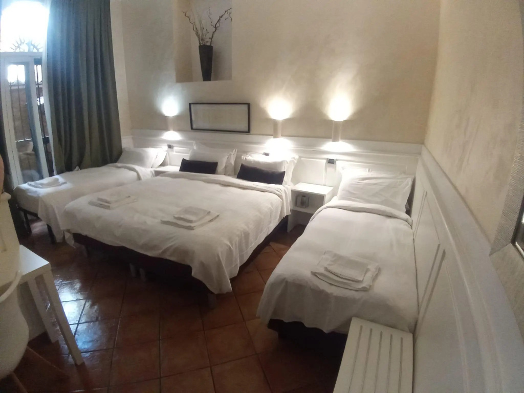 Deluxe Quadruple room