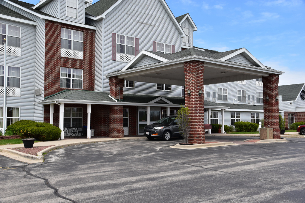 Holiday Inn Express & Suites Port Washington by IHG