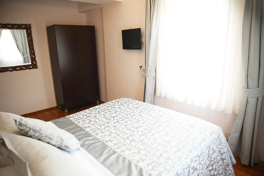 Standard Double Basement room (twin beds)