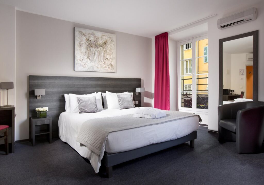 Hotel Geneve by null