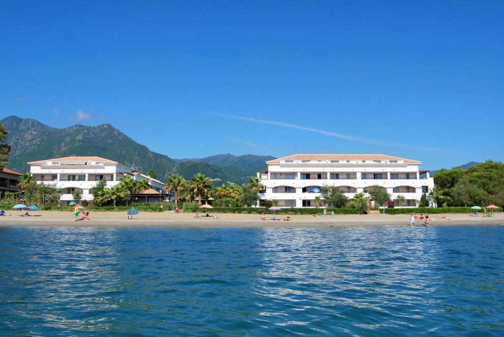 Beach & Waterfront