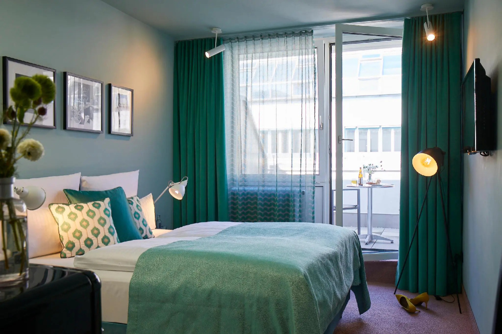 Comfort room