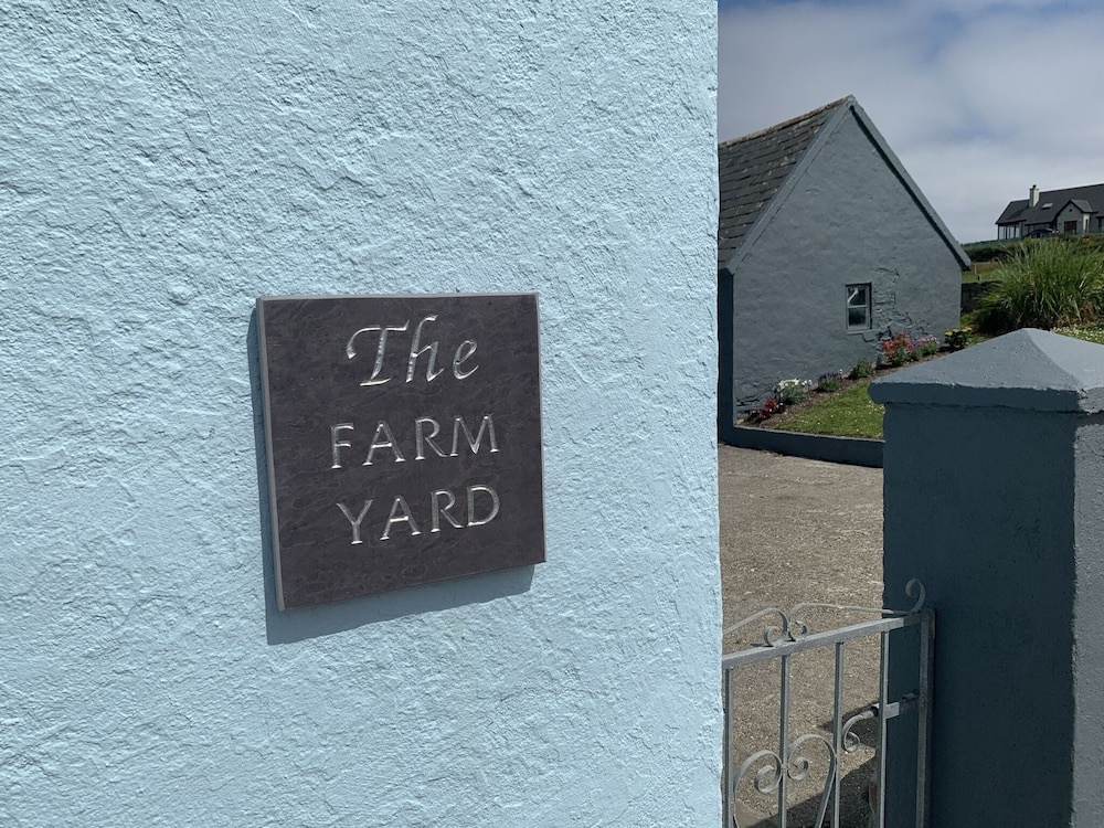 Farm House - Sleeps 7 - Garden - Parking