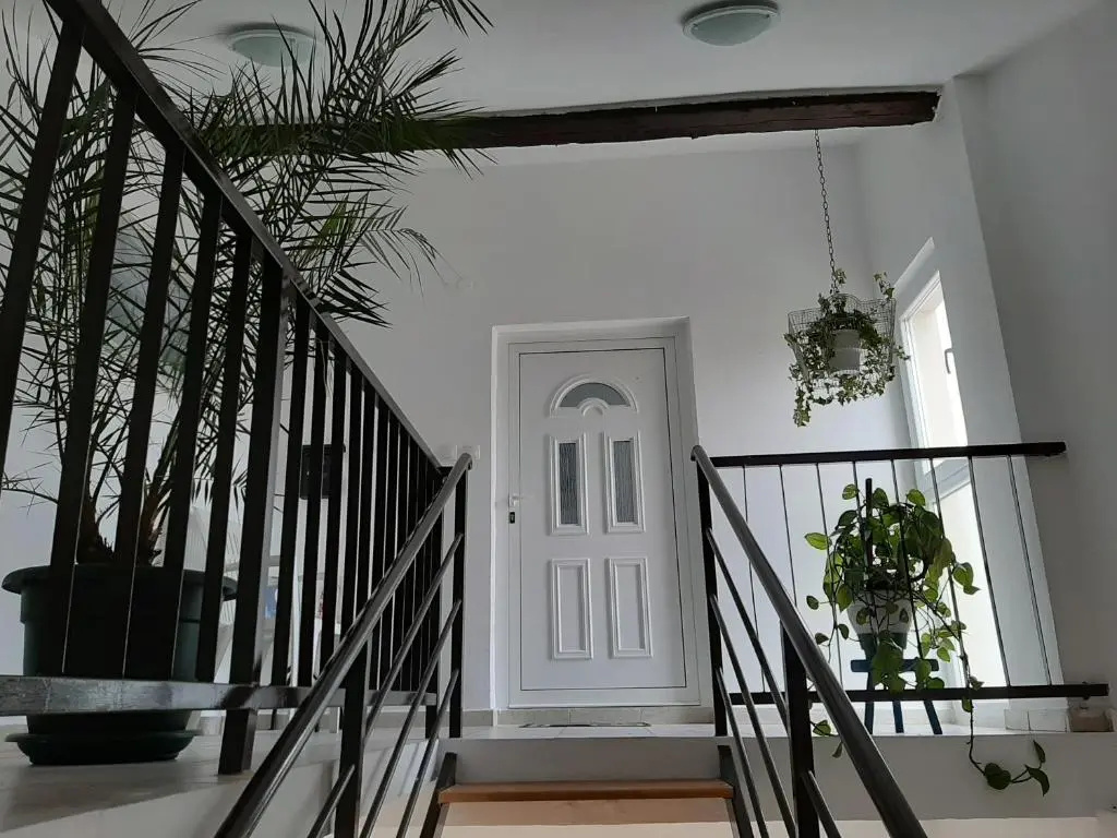 3 Bedrooms Apartment