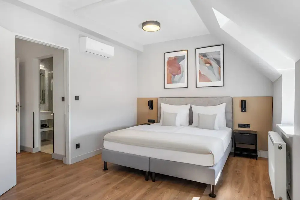 2 Bedrooms Deluxe Apartment