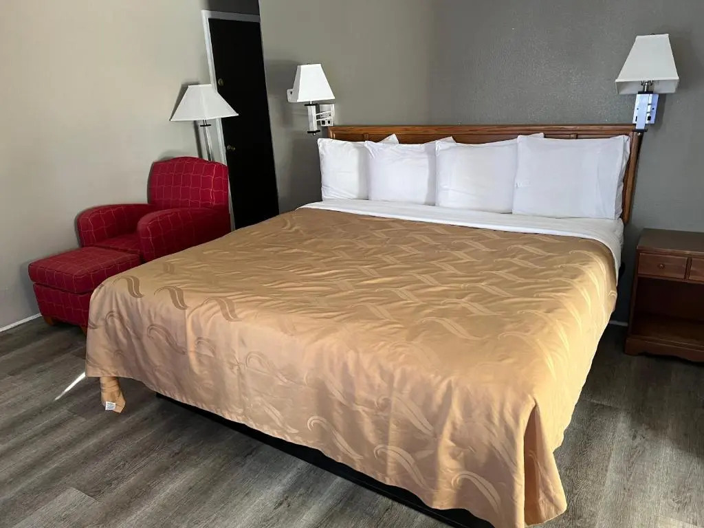 Classic Quadruple room