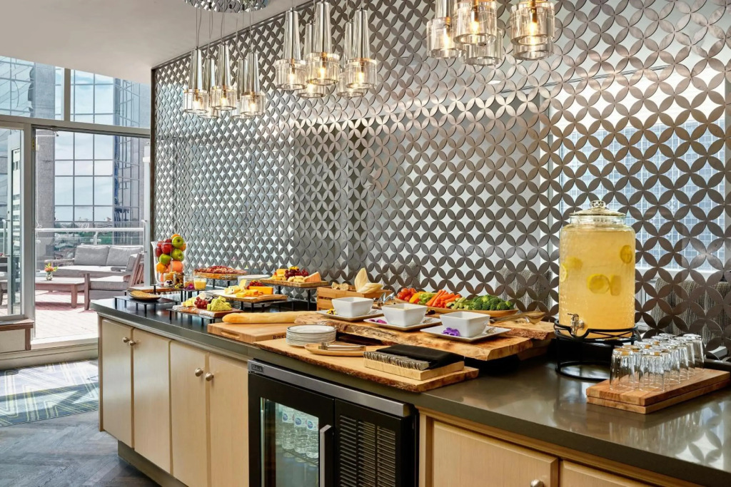 Sheraton Suites Calgary Eau Claire - фото 36