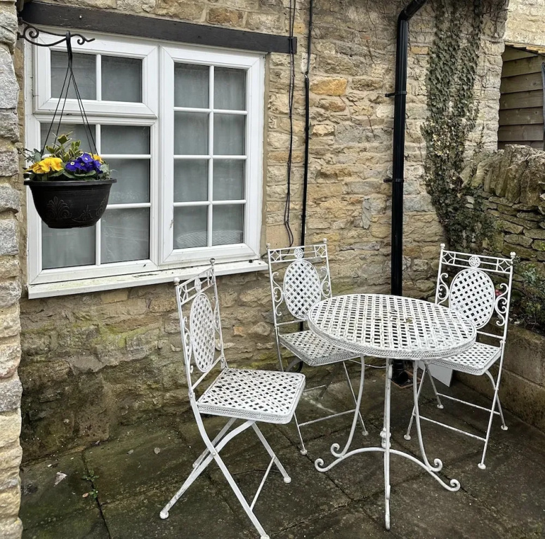 Cosy 1 bedroom cottage in The Cotswolds