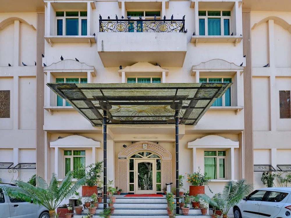 OYO 8051 Hotel Don Jon