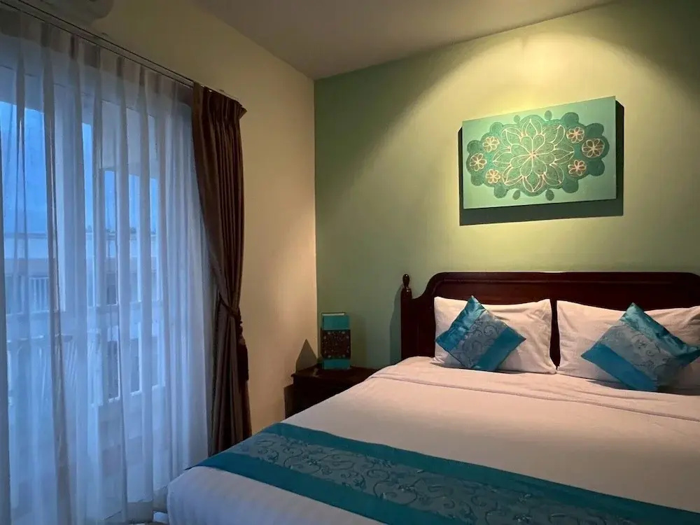Deluxe Double room with balcony (full double bed)