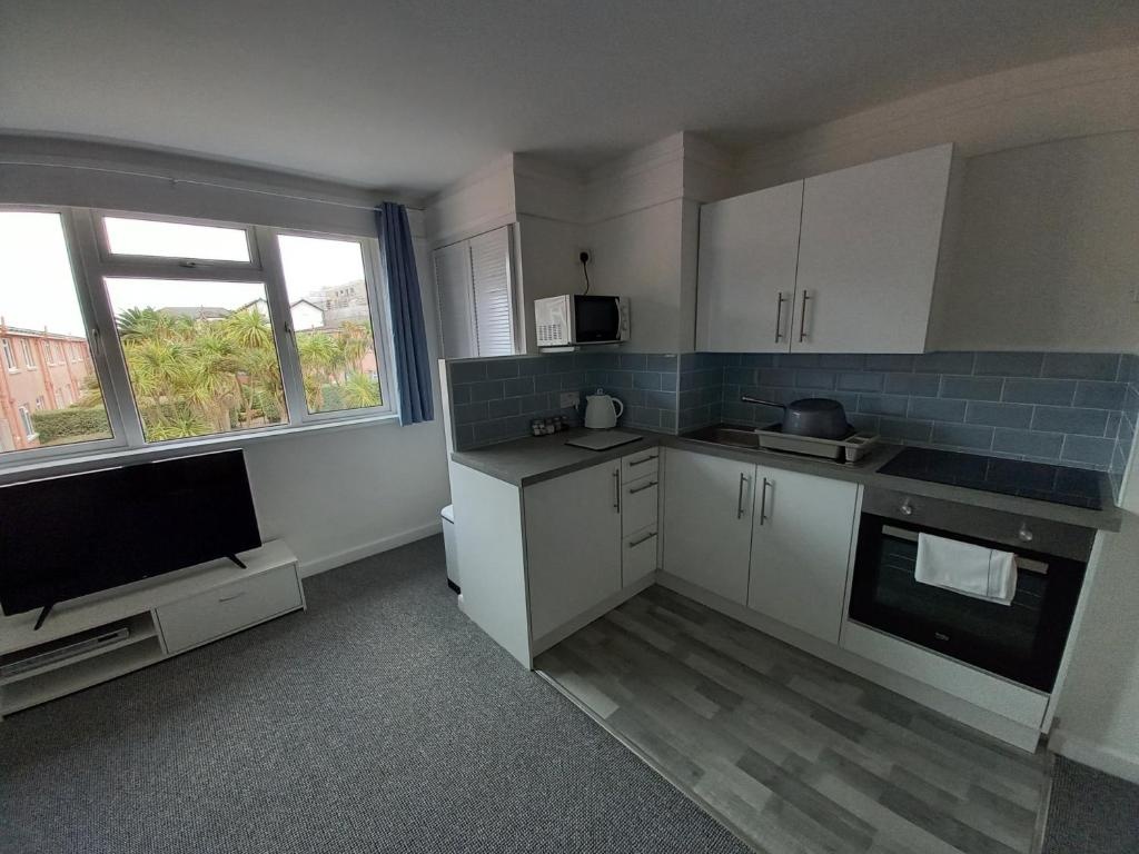 45 New Esplanade Court