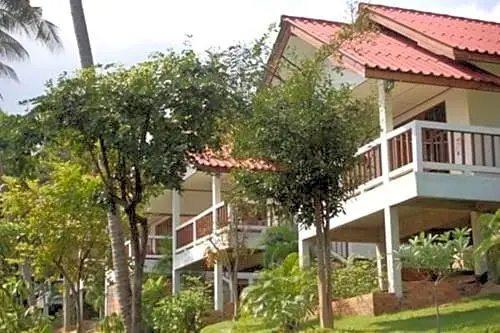Bungalow with lake view