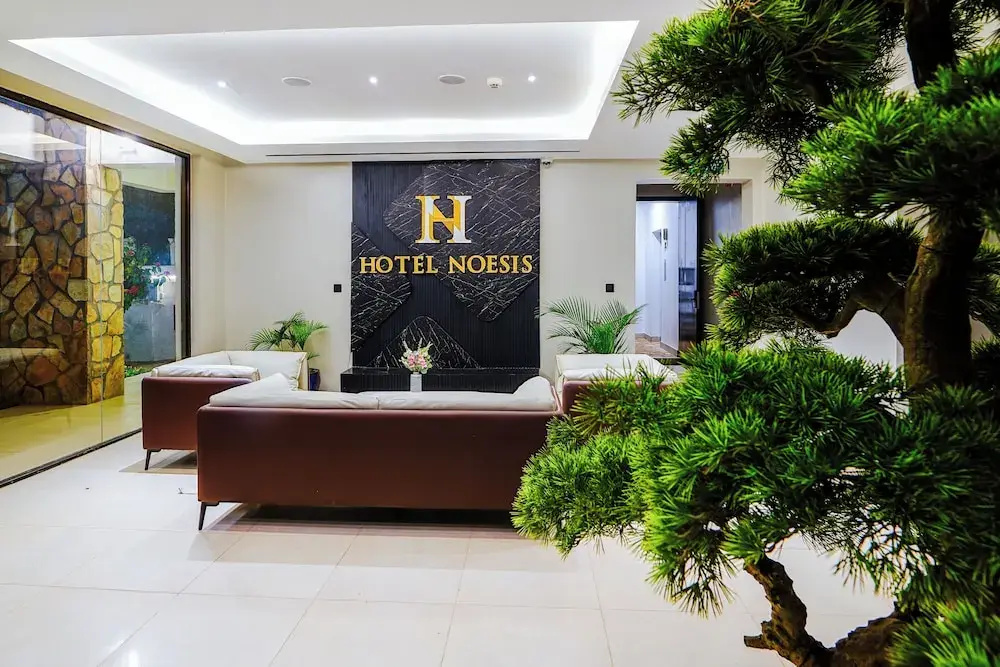 Hotel Noesis