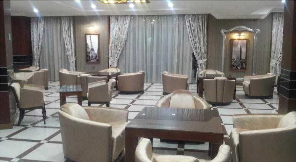 Курортный отель Deluxe Hotel and Spa в Баку