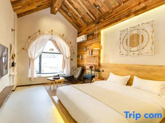 2 Bedrooms Villa