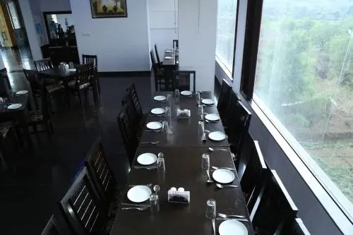 Food & Beverage