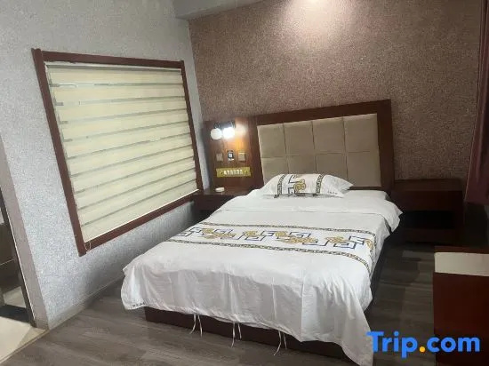 Standard Double room with mountain view (full double bed)