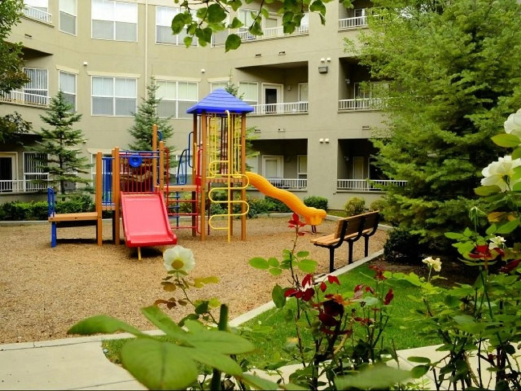 Downtown Condo Near Convention Center (Disability Access)