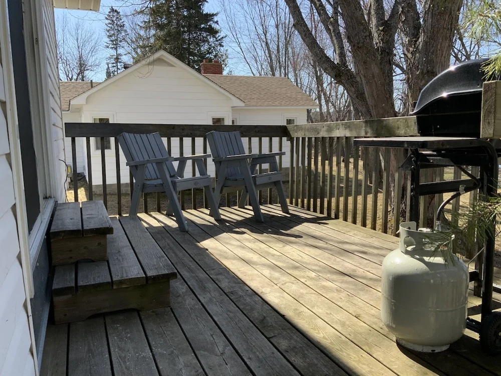 Standard Double room with lake view (full double bed)