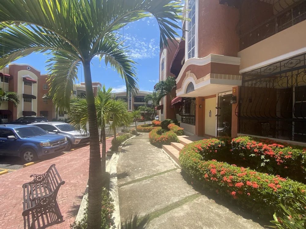Spacious 3-bedroom Apartment in Santo Domingo!