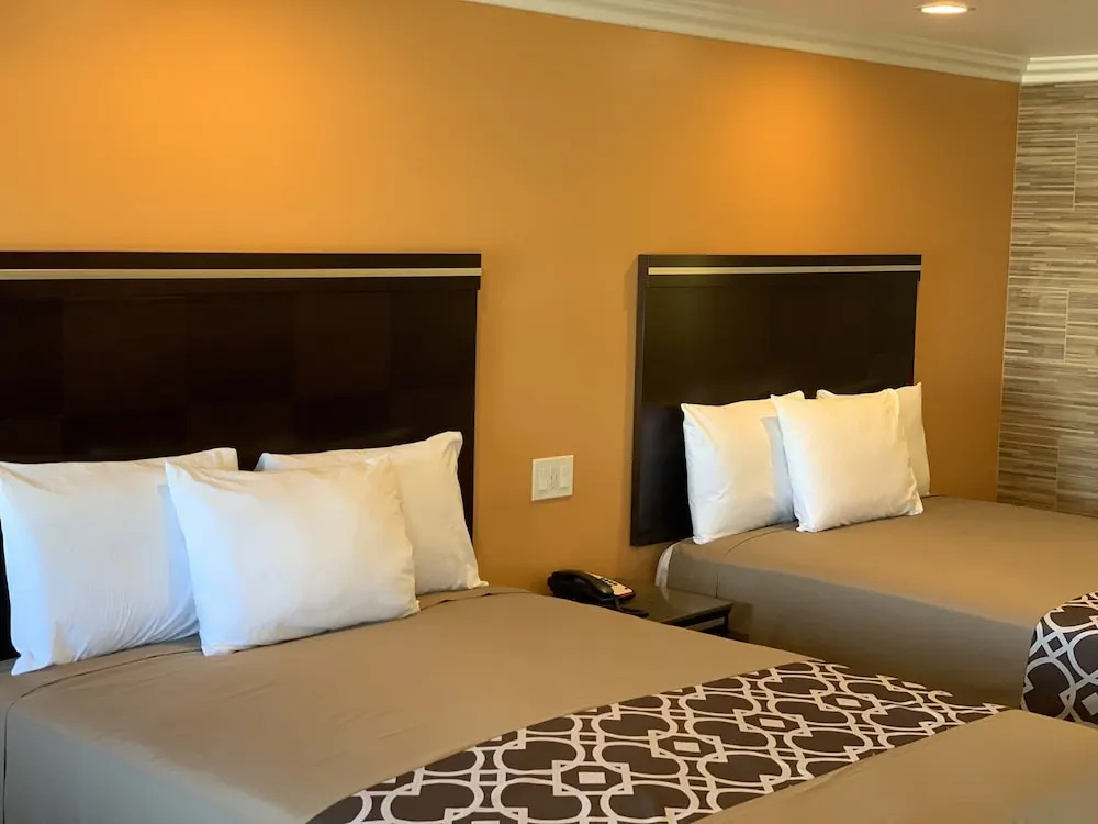 Deluxe Quadruple room