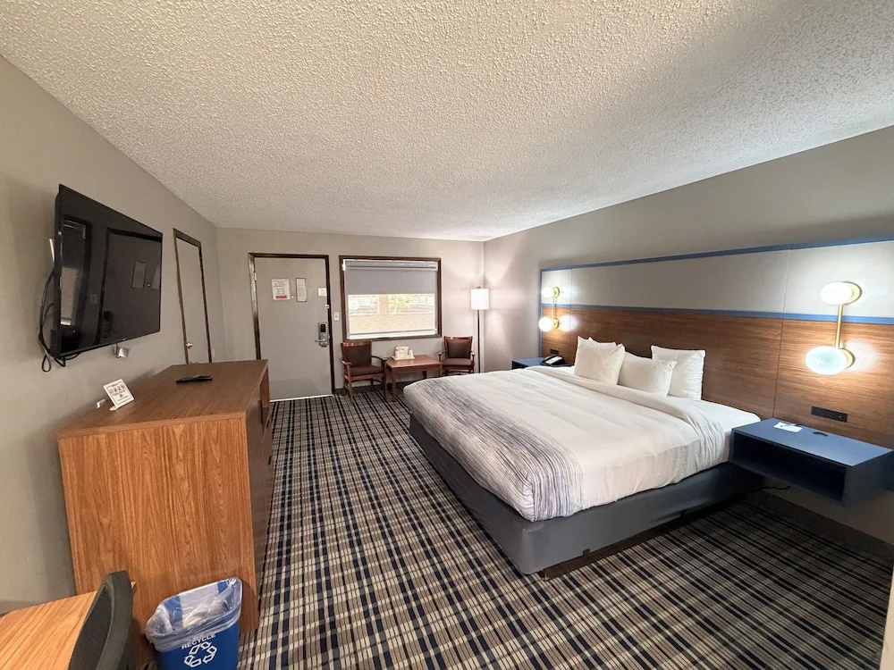 Standard Double room with pool view (full double bed)