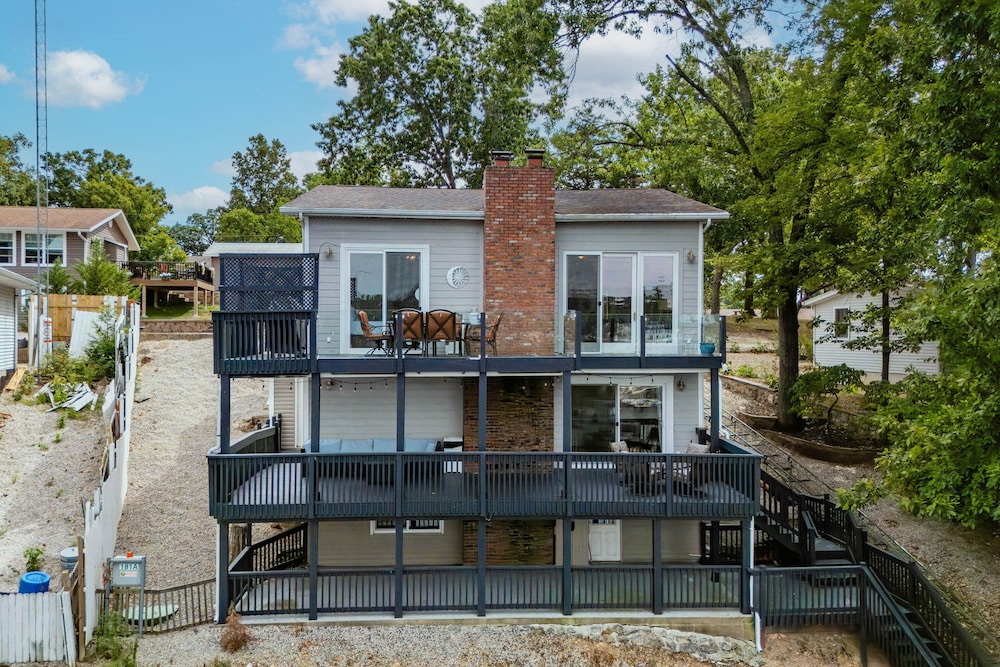 Lakefront Luxury With Boat Slip, Decks & Kayaks at 17mm