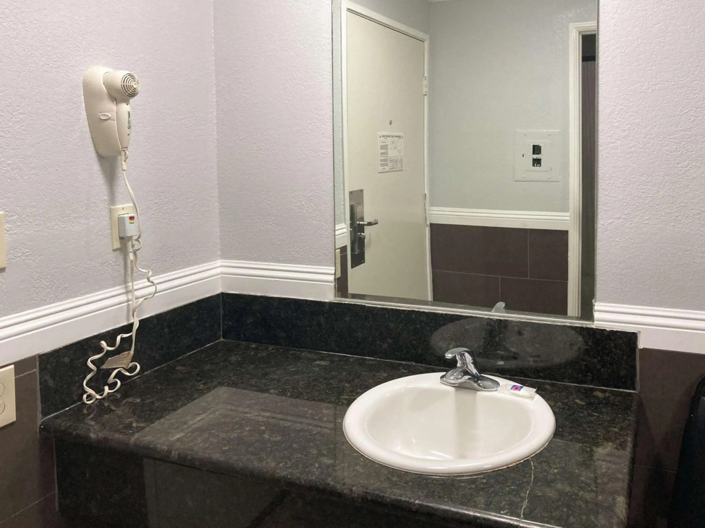 Отель Motel 6 Glendale, CA – Pasadena Burbank Los Angeles в Глендейле