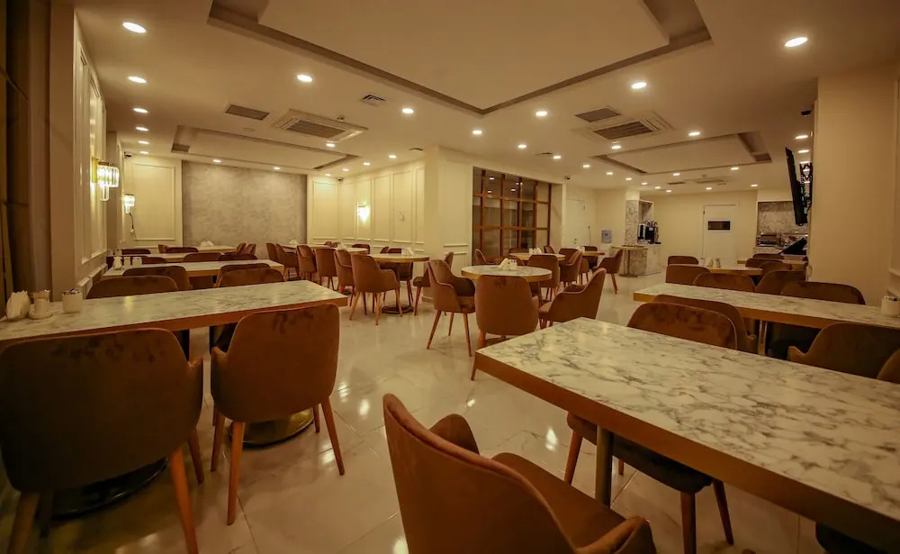 Food & Beverage