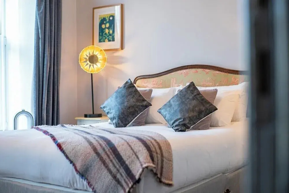 Classic Double room (full double bed)