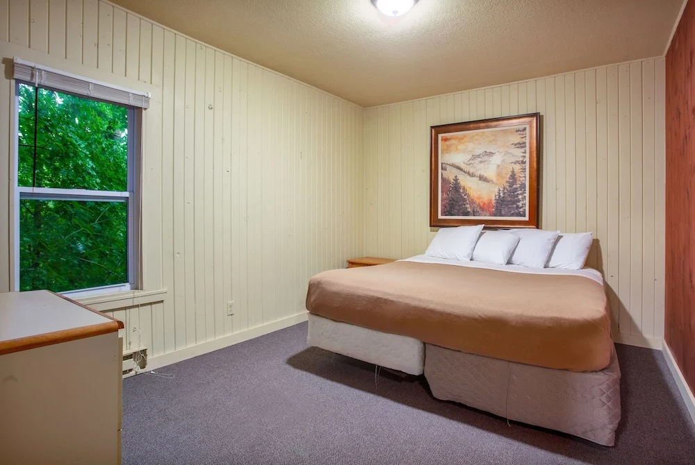 2 Bedrooms Standard room with view