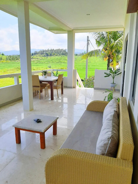 Apartment with sea view