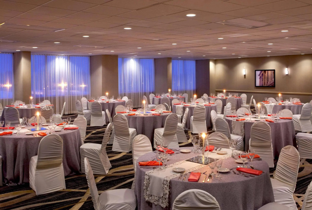 Four Points by Sheraton Cleveland Airport - Général