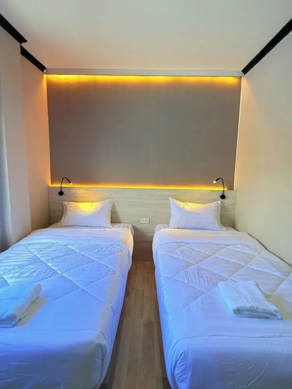 Отель Luck Hotel Huai Khwang MRT Ratchada в Бангкоке