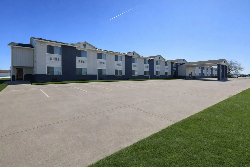 Super 8 by Wyndham Smithville/Kansas City