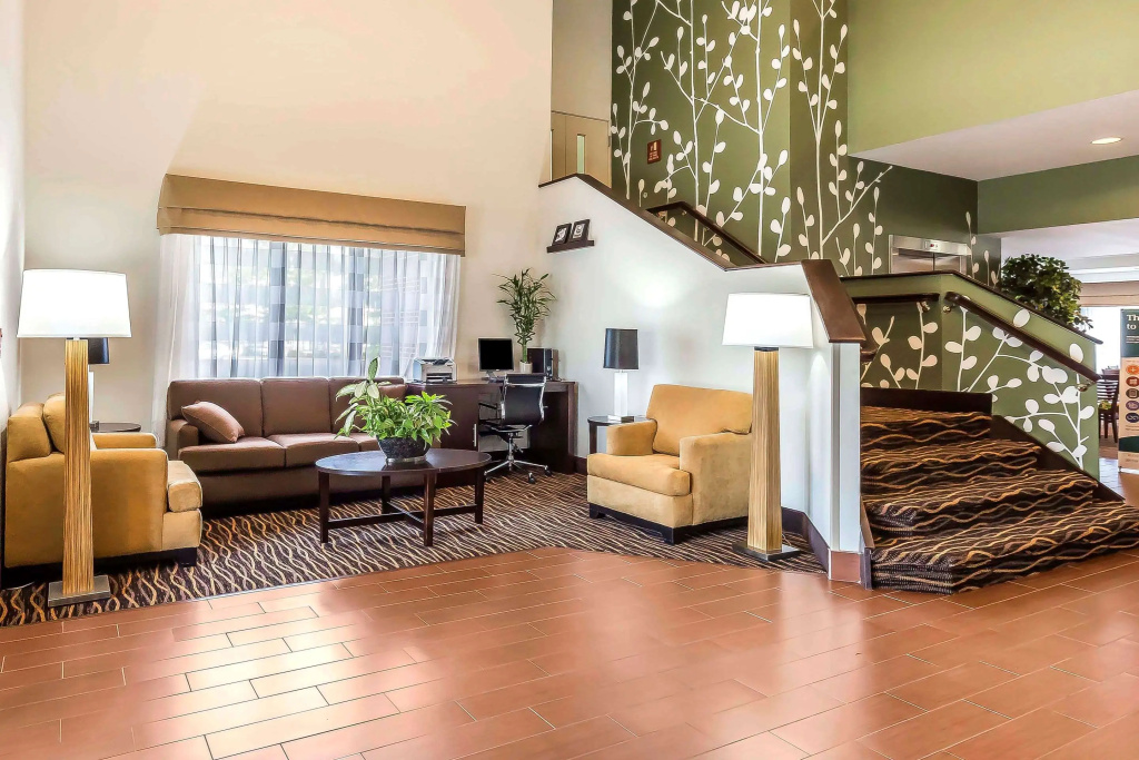 Lobby & Reception