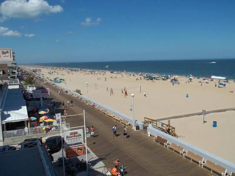 Beach & Waterfront