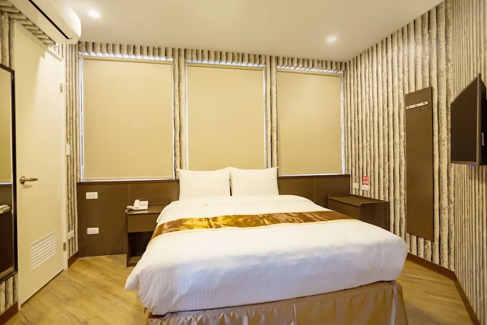 Classic Double room (full double bed)