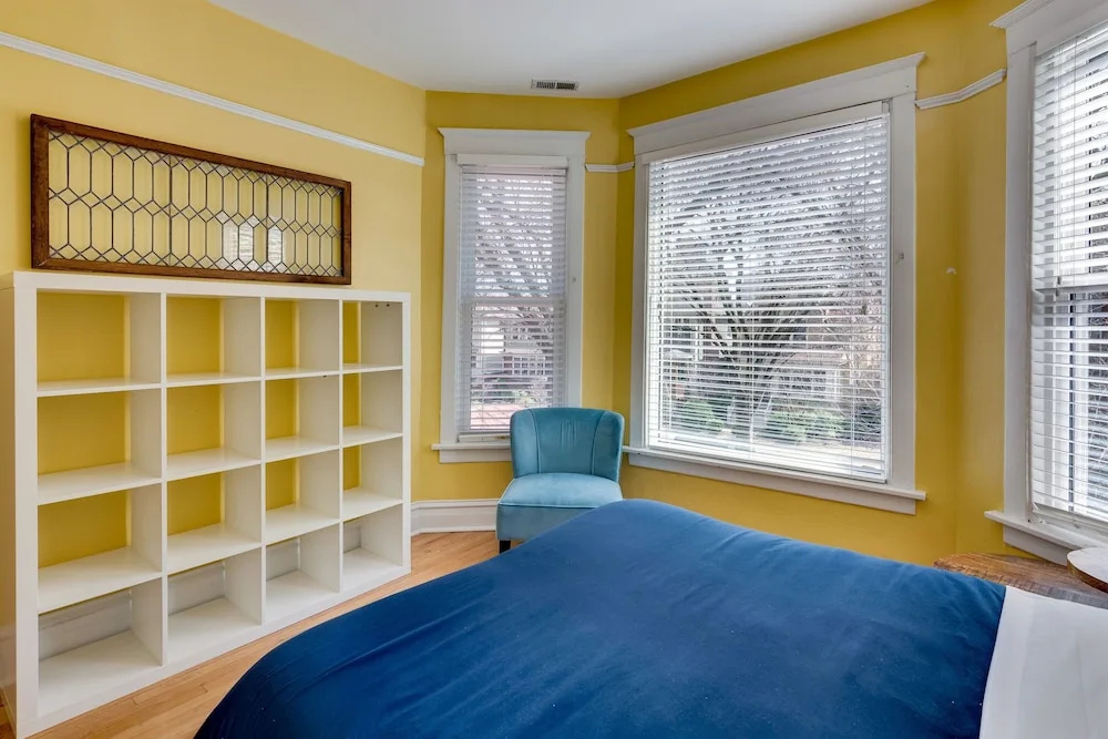 Warm & Comforting 4BR 2BA in Andersonville by AllSet Turnover