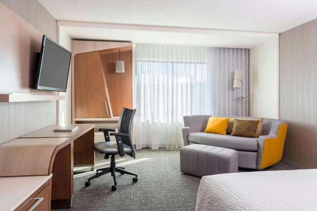 Courtyard By Marriott Fresno Downtown