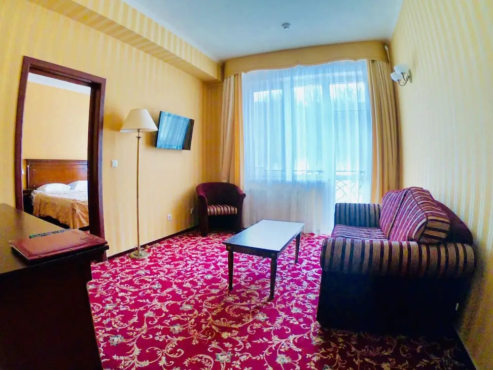 Luxury Double Suite with balcony and with mountain view (full double bed)