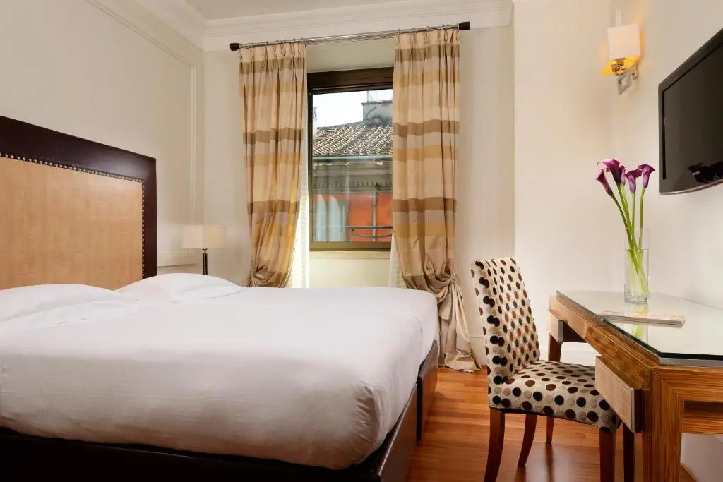 Classic Double room (full double bed)