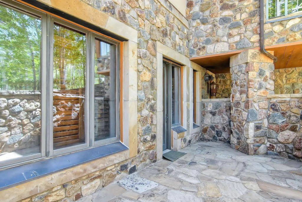 McCoy Peak Lodge by East West Hospitality