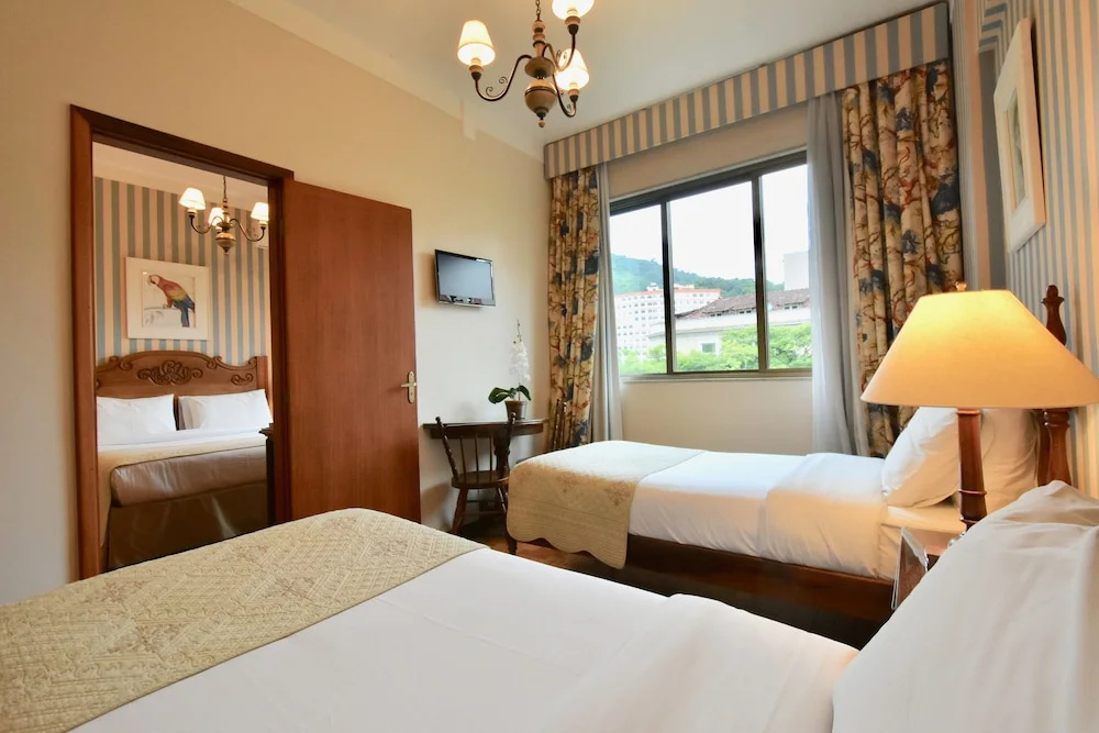 1 Bedroom Standard Quadruple Family room
