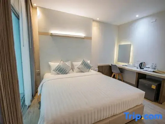 Superior Double room with balcony (full double bed)