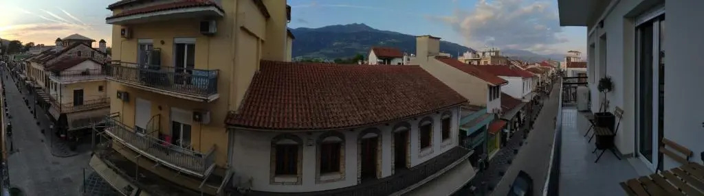 Wood & White apartment in historic center with 2 bedrooms - фото 10