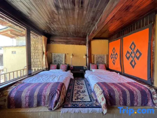 Standard Double room with street view (twin beds)