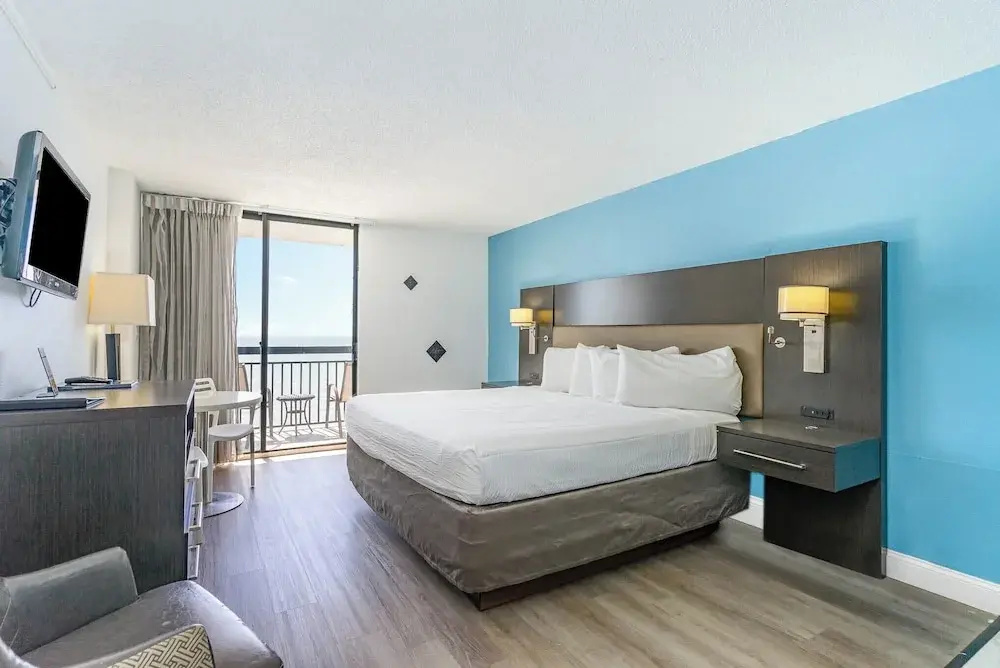 Standard Double room with balcony and oceanfront (full double bed)