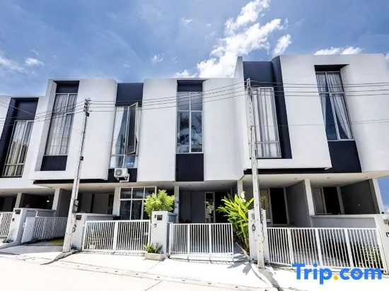 2BR TownHouse6 MonkeyHill with original design