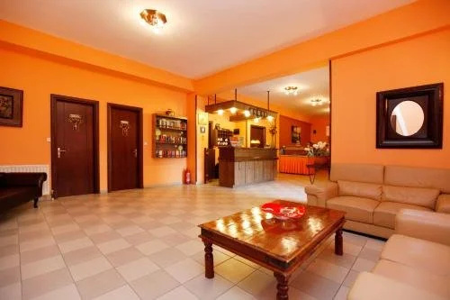 Lobby & Reception